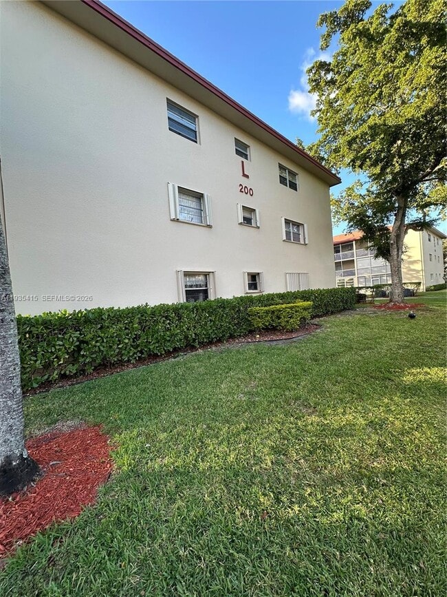 Building Photo - 200 SW 132nd Way