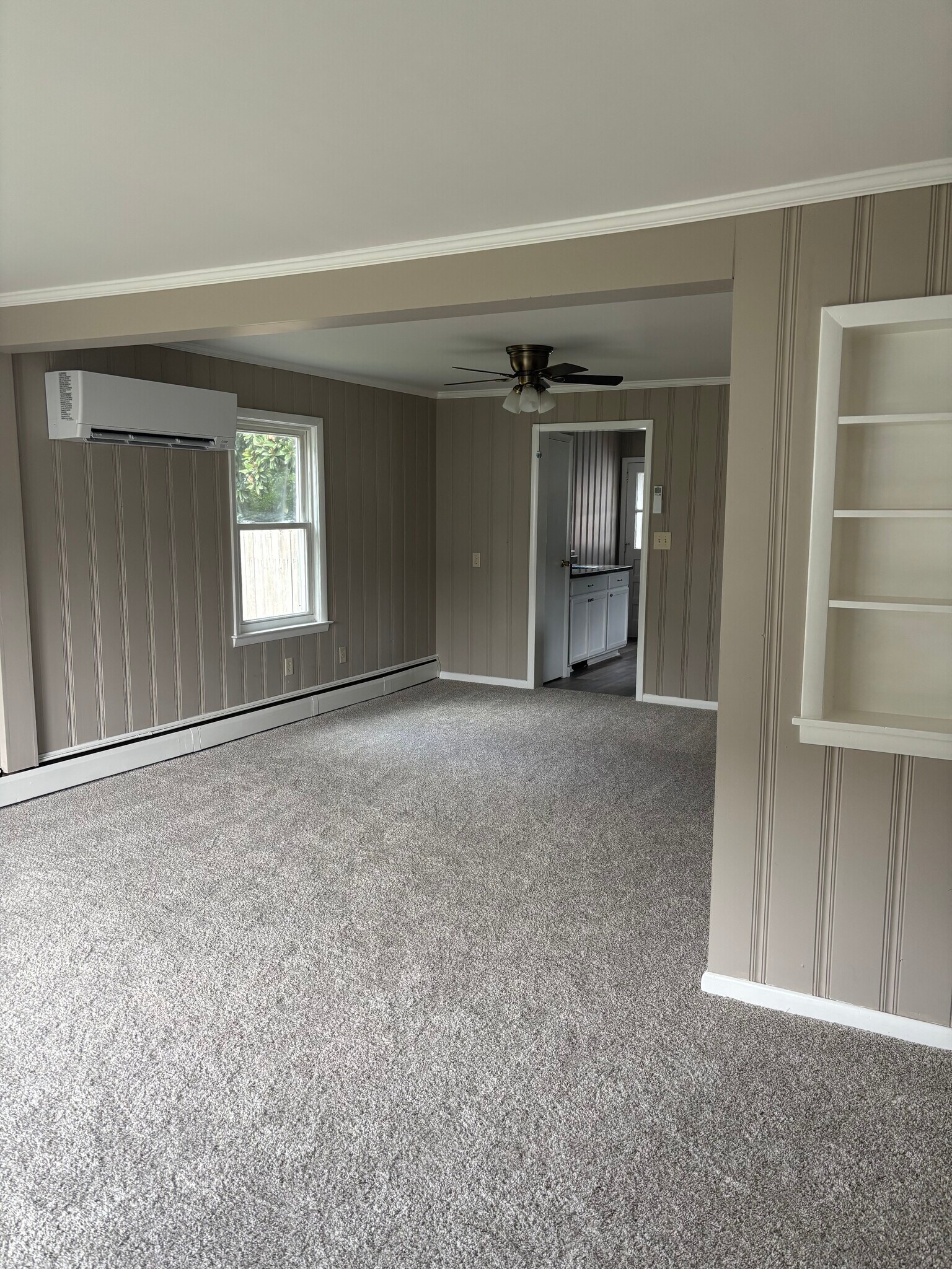 Large living area - 10 14th St