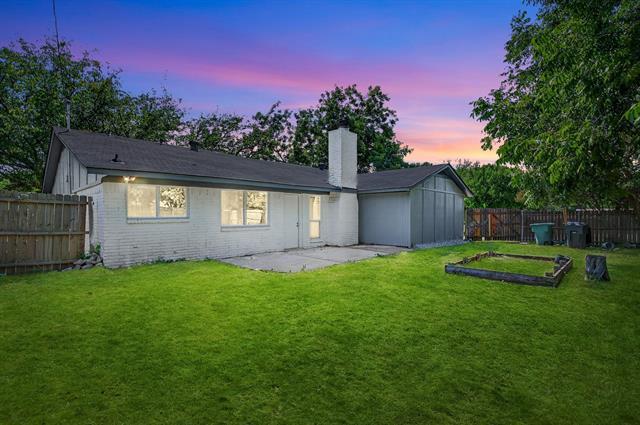 Building Photo - 1401 La Salle Dr