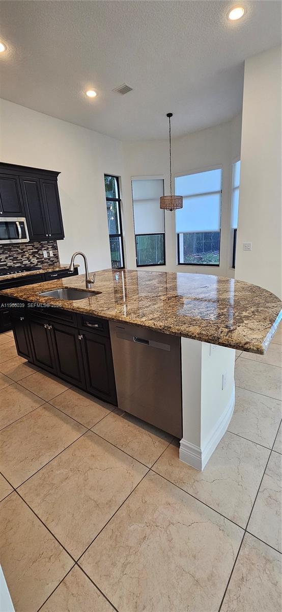 Building Photo - 8175 Lost Creek Ln