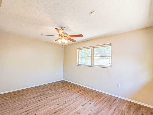 Building Photo - 2186 Greenbriar Blvd