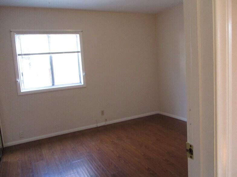 Building Photo - 1318 Amapola Ave