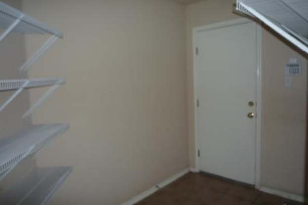Building Photo - 2476 Medina Dr