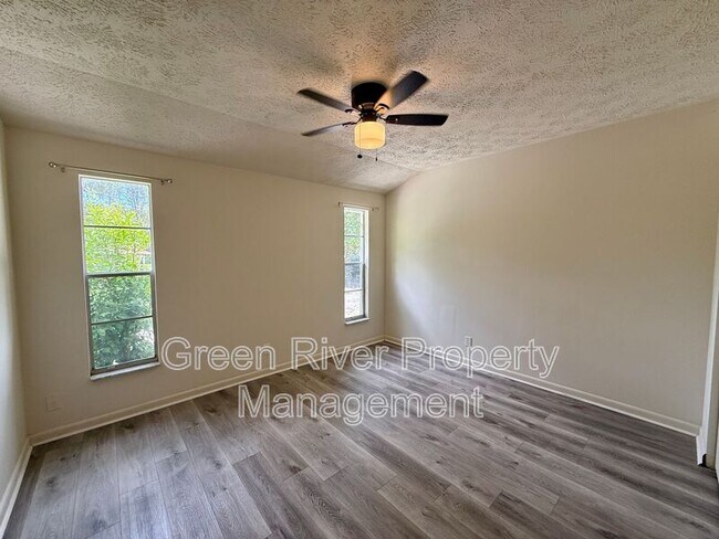 Building Photo - 7398 Worthington Rd