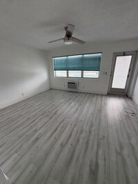 Building Photo - 374 Camden P