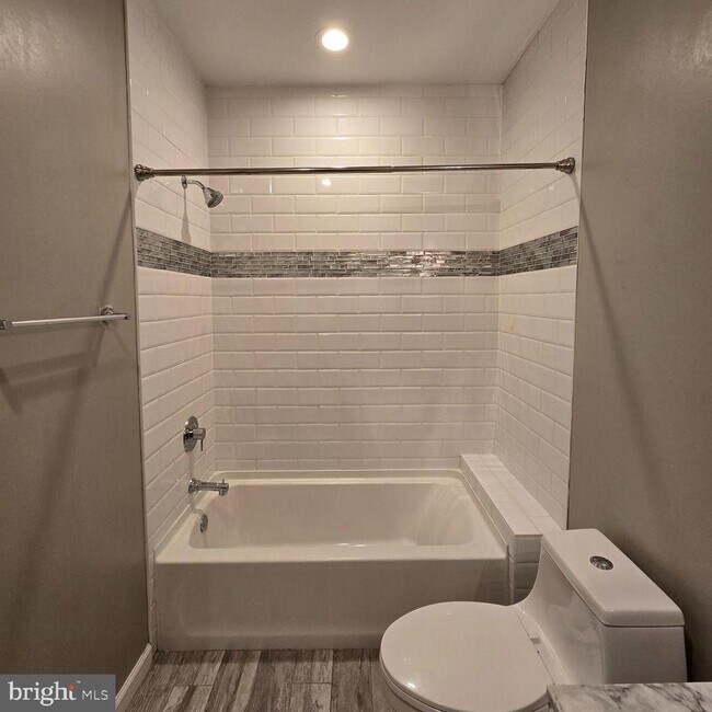 Building Photo - 4309 Main St