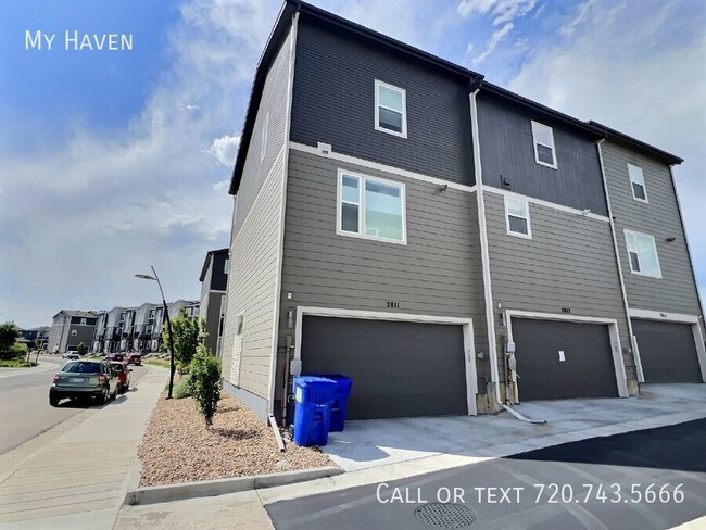 Building Photo - Beautiful and Spacious New Townhome in Nor...