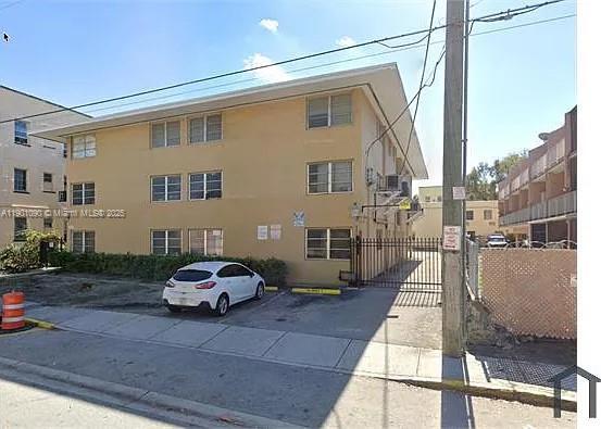 Primary Photo - 954 SW 4th St