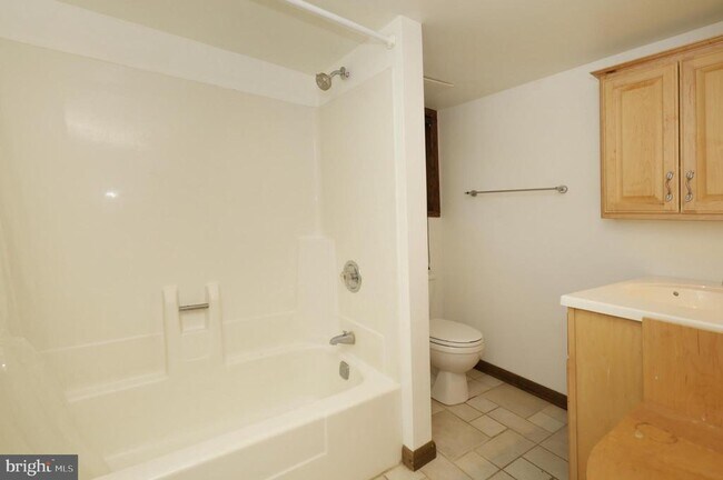 Building Photo - 11800 Wolf Run Ln