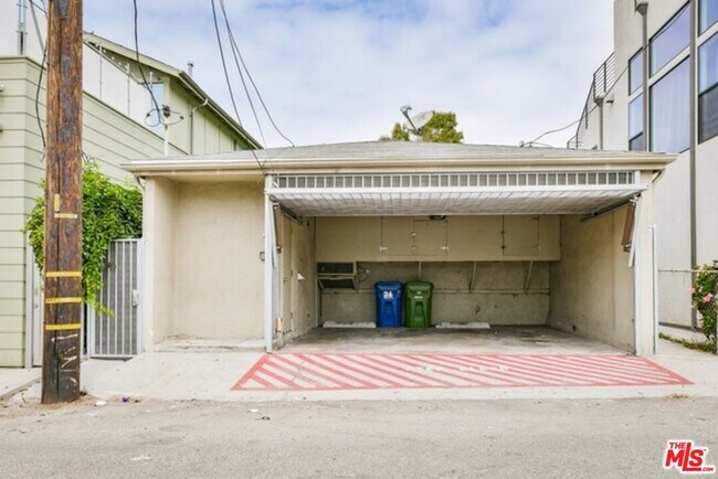 Building Photo - 26 Ozone Ave