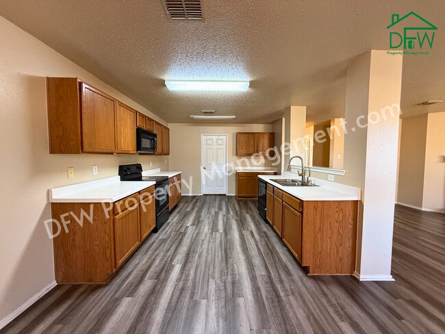 Building Photo - 2-Story 4 BR Home with Large Backyard & Game Room