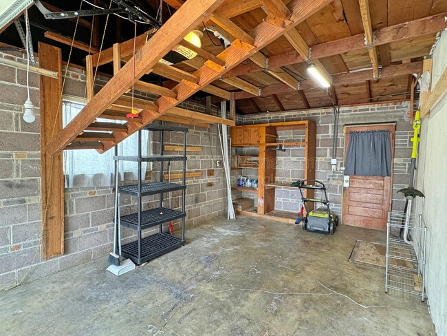 Building Photo - 646 S Canosa Ct