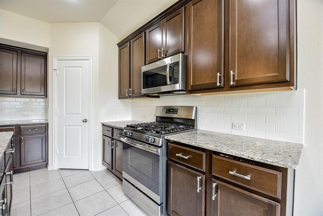 Building Photo - 16035 Dehay Ln