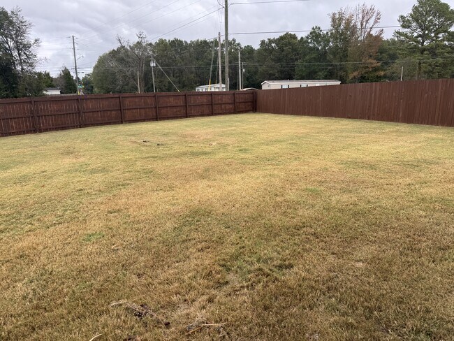 Building Photo - 424 Kohn Dr