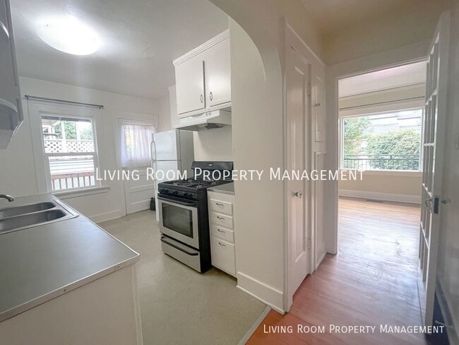 Building Photo - 1309 SE Pine St