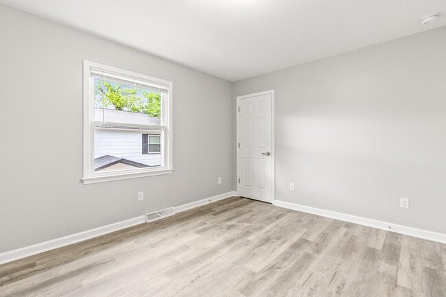 Building Photo - 407 Park Ave