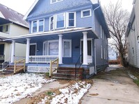 Building Photo - 3 br, 1 bath Triplex - 1414 East 110th Str...