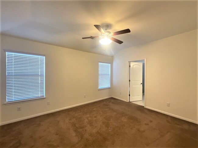 Building Photo - 153 Pine Island Ln