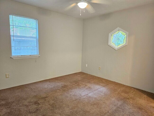 Building Photo - 2985 Woodrich Dr