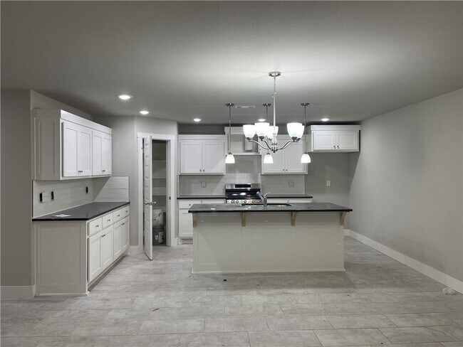 Building Photo - 505 N Collins Ave