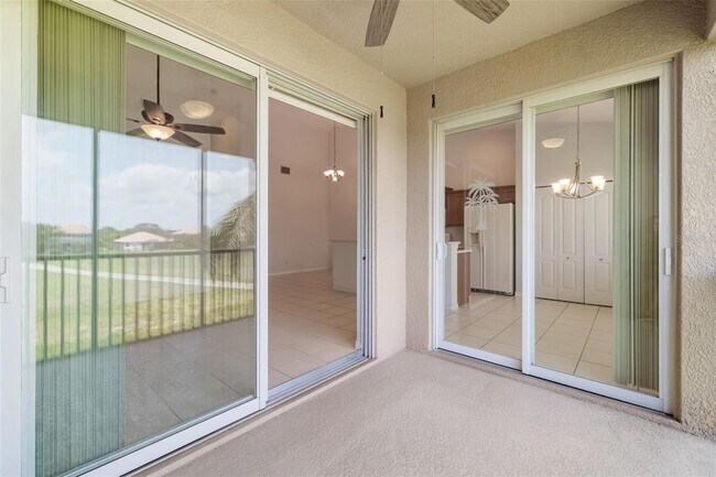 Building Photo - 905 Fairwaycove Ln