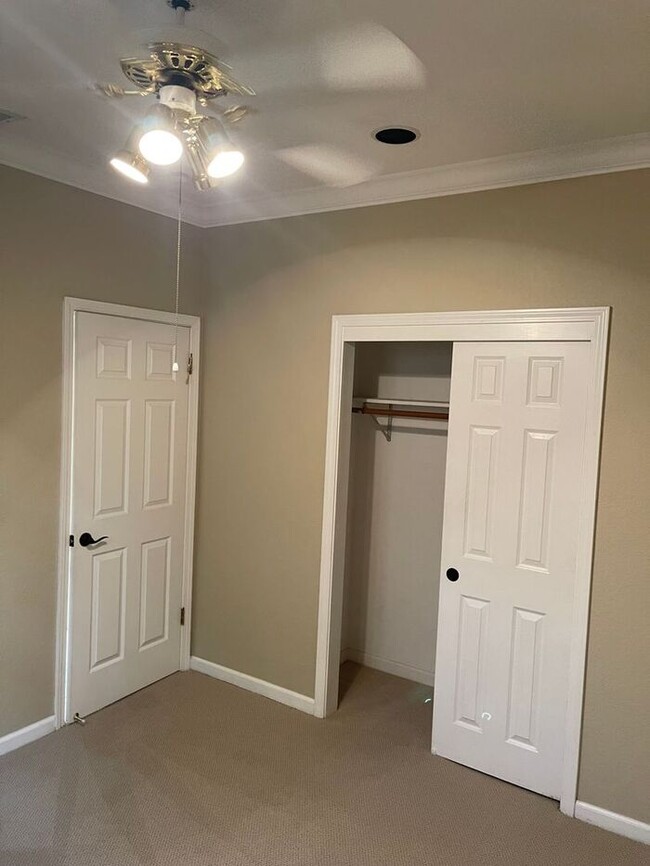 Building Photo - BROOKSIDE STOCKTON 3 BEDROOM HOME 2 CAR GA...