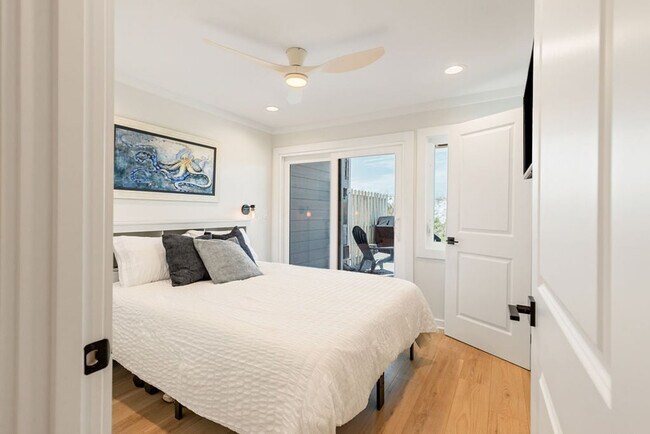 Building Photo - 100 S Spooky Ln