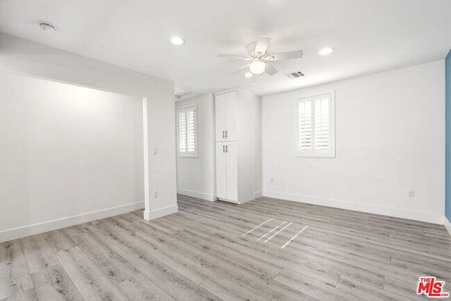 Building Photo - 10321 Sala Pl