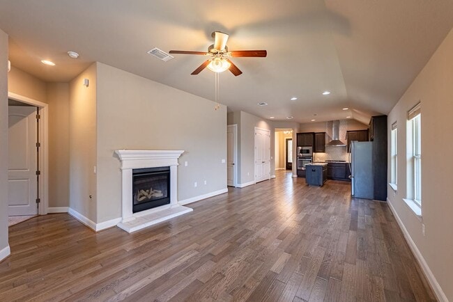 Building Photo - Charming Cedar Park Retreat: 3-Bedroom Home with Versatile Features and Community Amenities