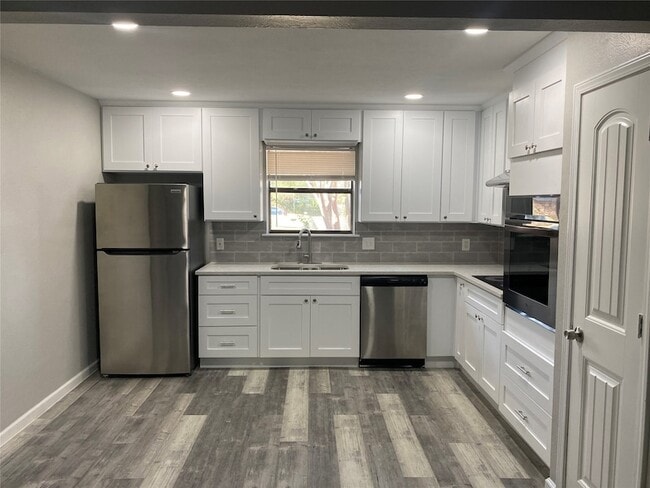 Building Photo - 5300 Jason Dr