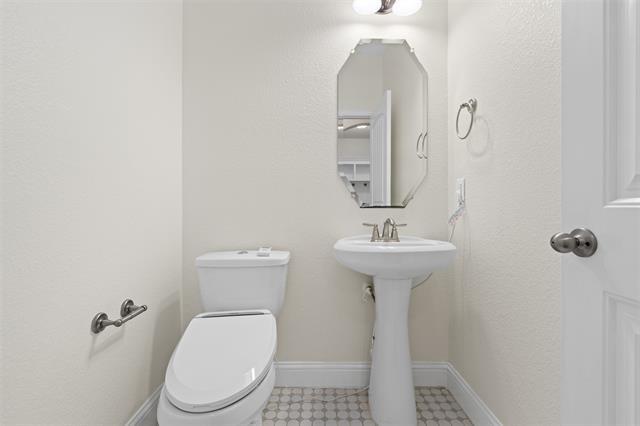 Building Photo - 8705 Tutbury Pl