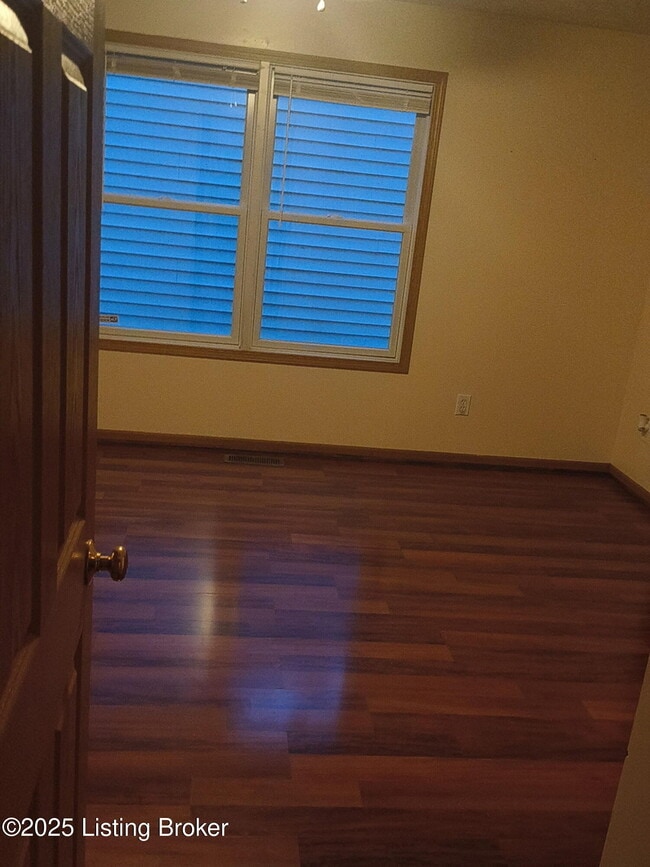 Building Photo - 5303 Bannon Crossings Dr