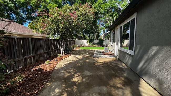 Building Photo - Garin Ranch Corner Lot near Downtown Brent...