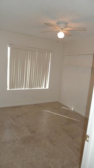 Building Photo - 812 W Watson Dr