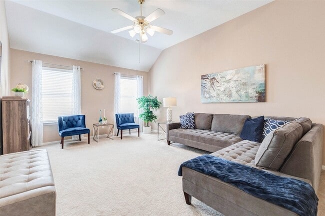 Building Photo - 15415 Longhorn Cavern Dr