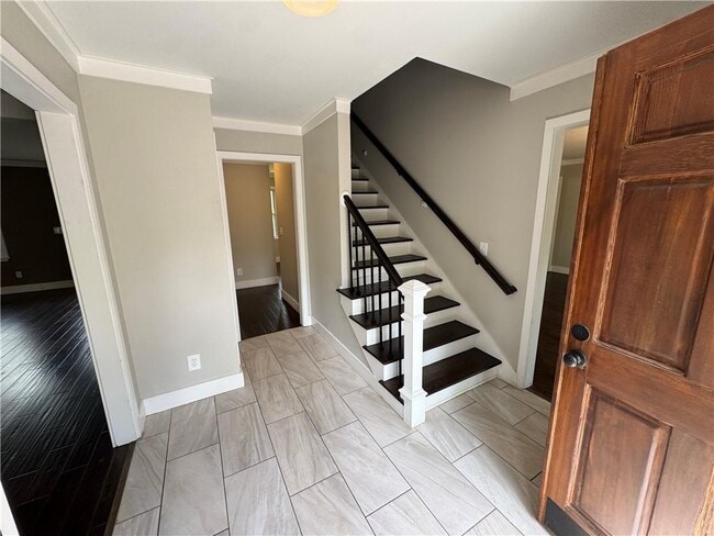 Building Photo - 2110 Six Branches Dr