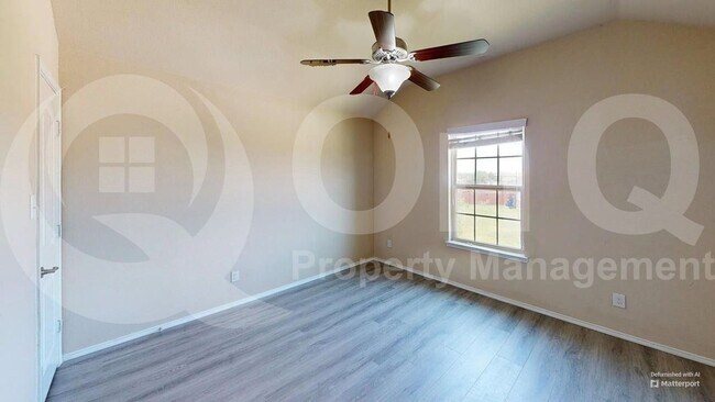Building Photo - 400 Plum Ct