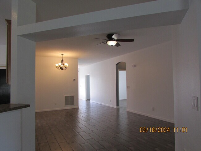 Building Photo - 2089 Maeve Cir