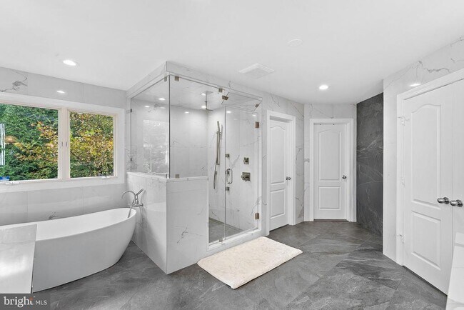 Building Photo - 20589 Myers Pl