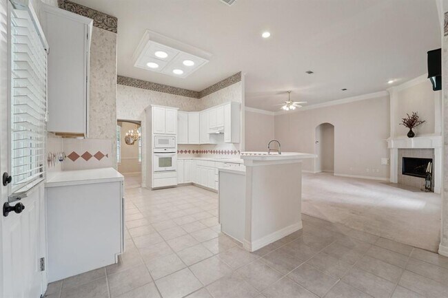 Building Photo - 11806 Regency Forest Dr
