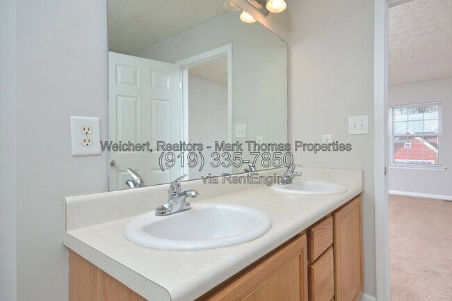 Building Photo - 905 Reedy Way