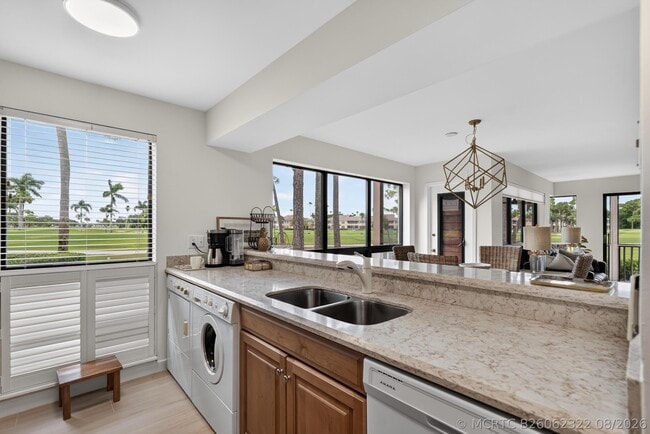 Building Photo - 302 Brackenwood Cir