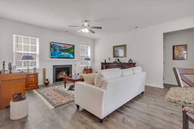 Building Photo - Come experience this beautiful new home and community for yourself.