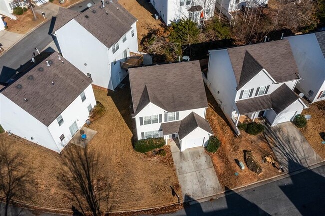 Building Photo - 400 Spring Head Dr SE