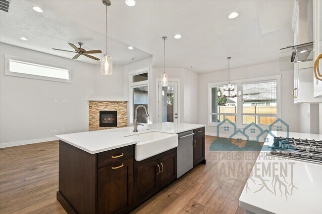 Building Photo - 10399 W Bell Fountain Dr