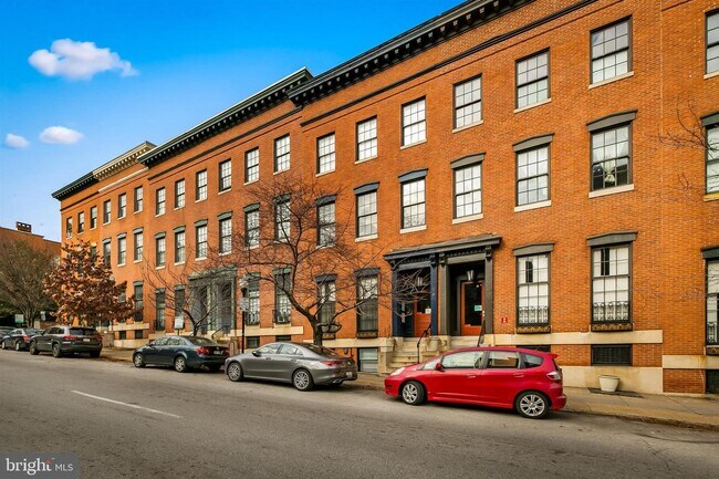 Building Photo - 18 E Madison St