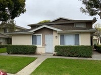 Building Photo - Quaint condo near Marina