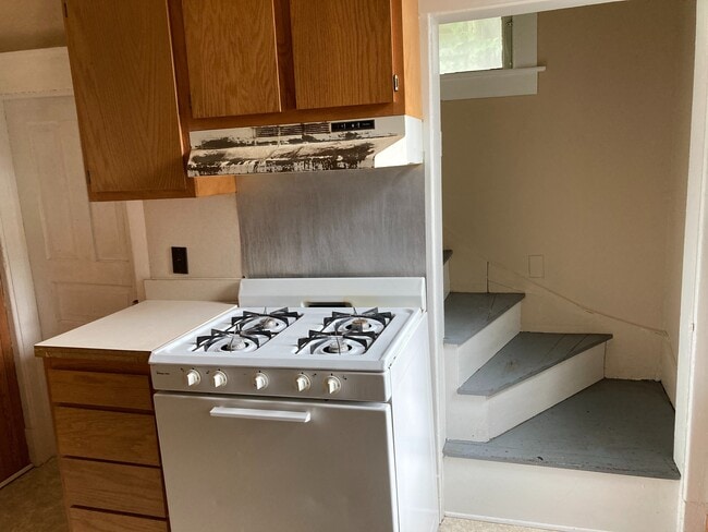 Building Photo - 808 W Oregon St