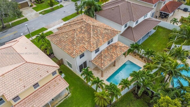 Building Photo - 2716 SW 180th Ave