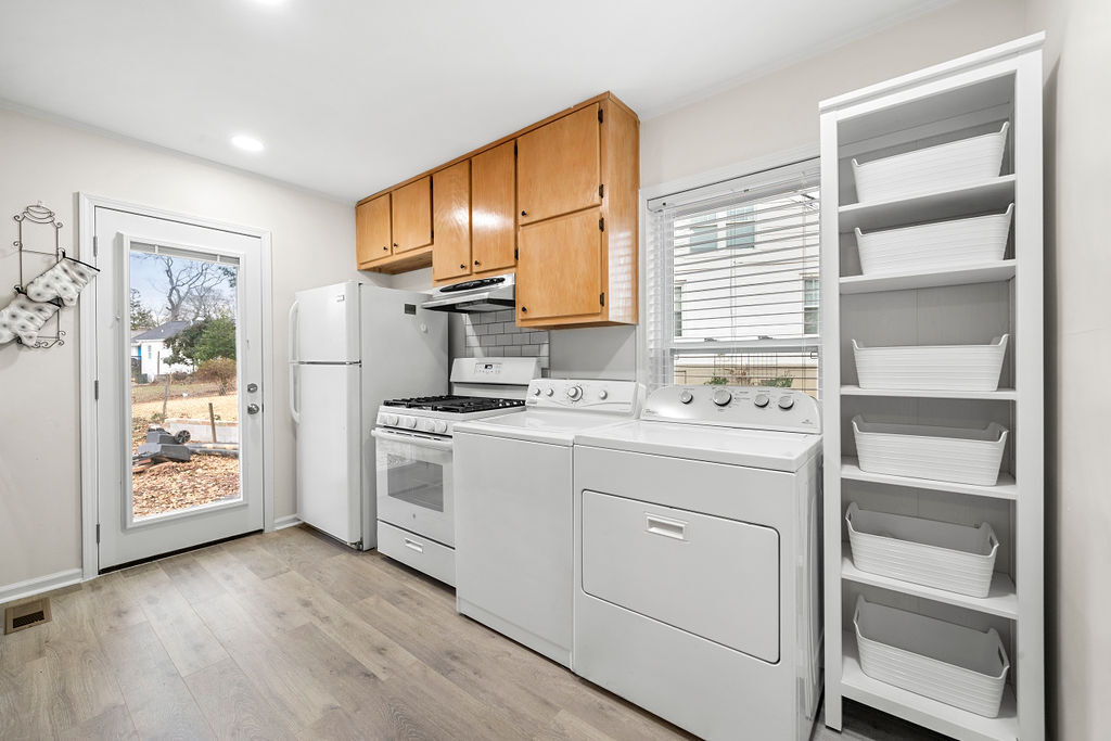 Kitchen - 711 Campbell Cir